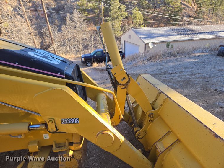 image for item DT7053 2004 Caterpillar 420D backhoe