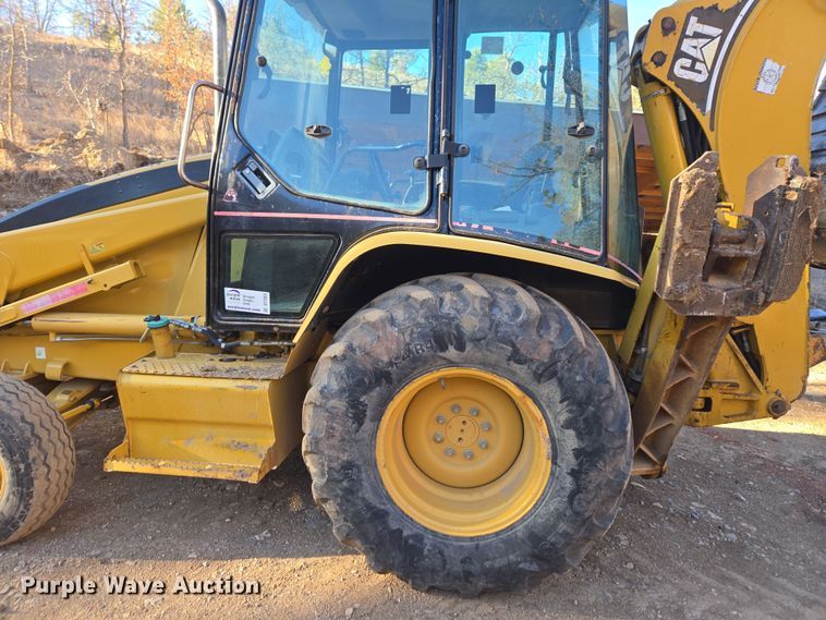 image for item DT7053 2004 Caterpillar 420D backhoe