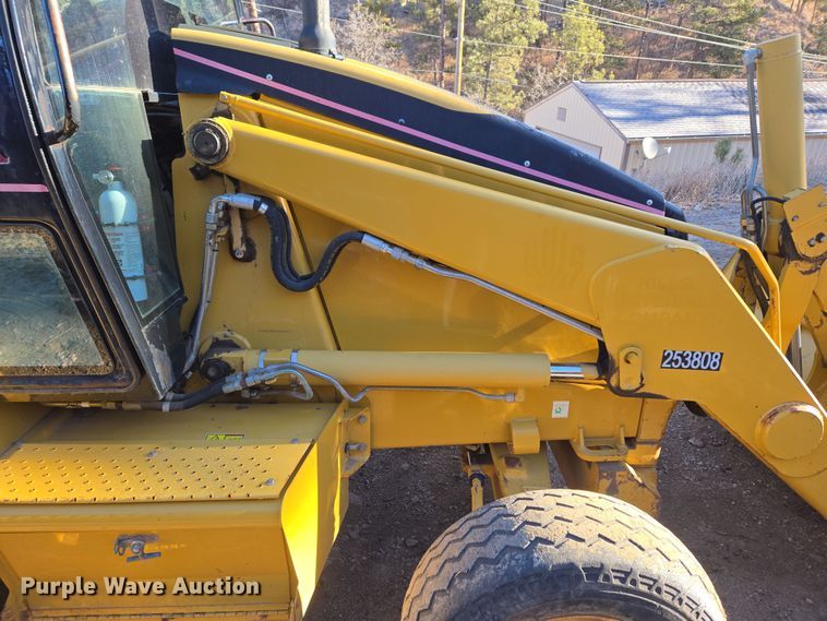 image for item DT7053 2004 Caterpillar 420D backhoe