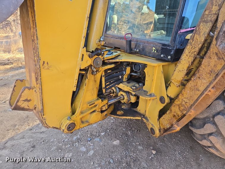 image for item DT7053 2004 Caterpillar 420D backhoe