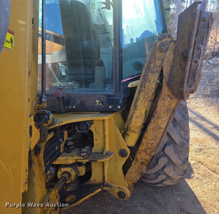 image for item DT7053 2004 Caterpillar 420D backhoe