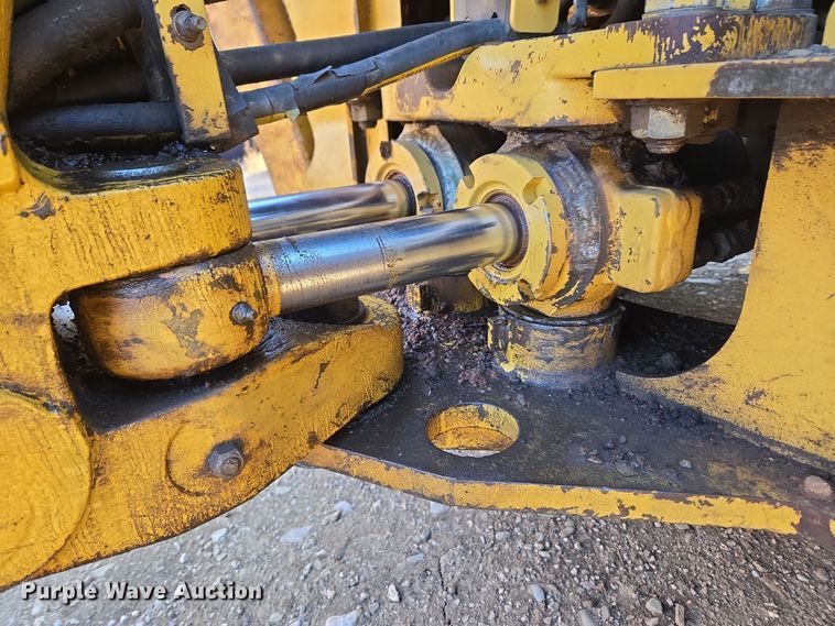image for item DT7053 2004 Caterpillar 420D backhoe