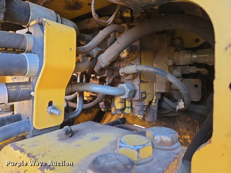 image for item DT7053 2004 Caterpillar 420D backhoe