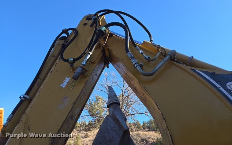 image for item DT7053 2004 Caterpillar 420D backhoe