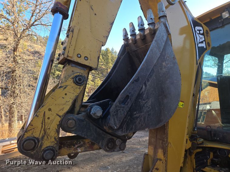 image for item DT7053 2004 Caterpillar 420D backhoe
