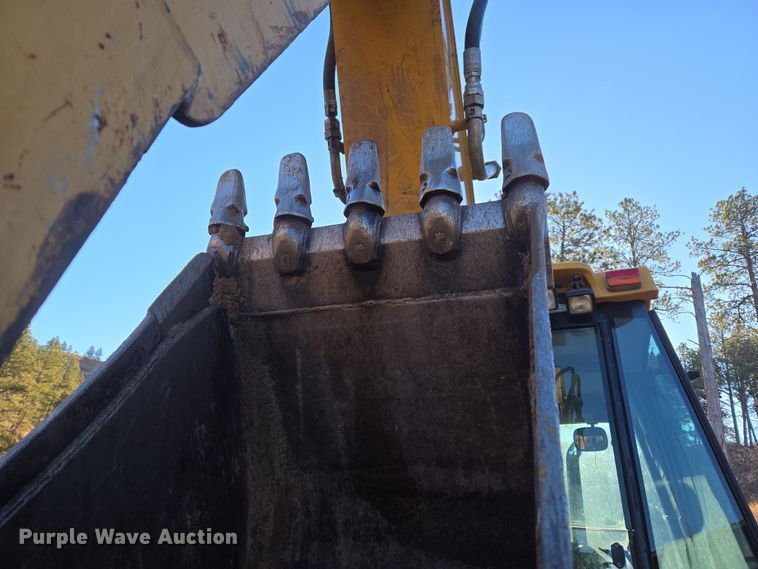 image for item DT7053 2004 Caterpillar 420D backhoe