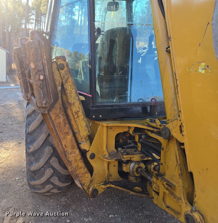 image for item DT7053 2004 Caterpillar 420D backhoe