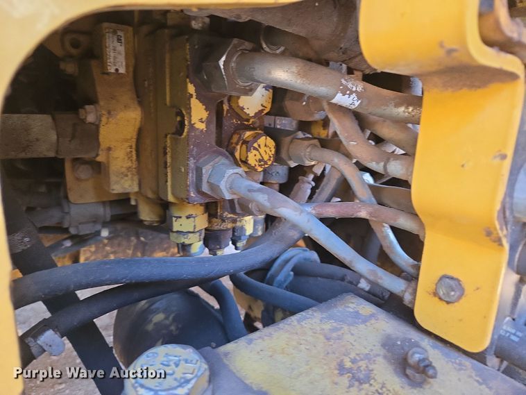 image for item DT7053 2004 Caterpillar 420D backhoe