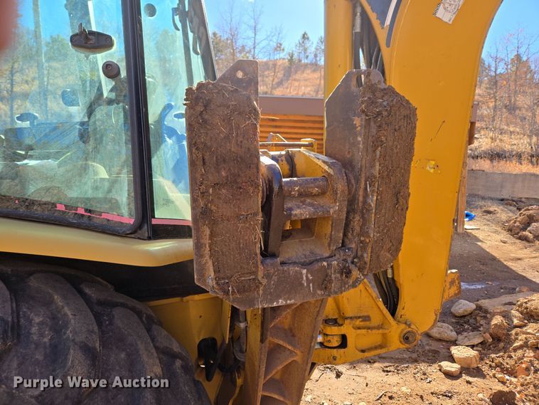 image for item DT7053 2004 Caterpillar 420D backhoe