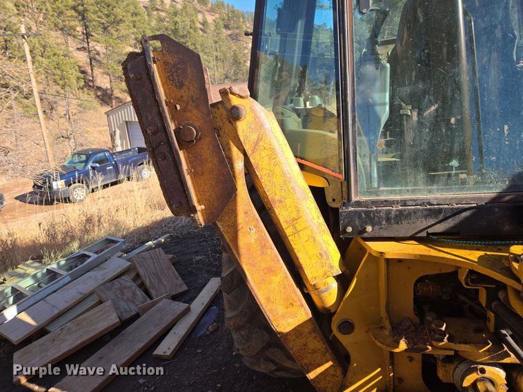 image for item DT7053 2004 Caterpillar 420D backhoe