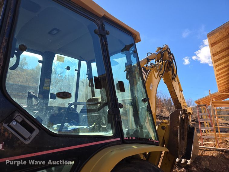 image for item DT7053 2004 Caterpillar 420D backhoe