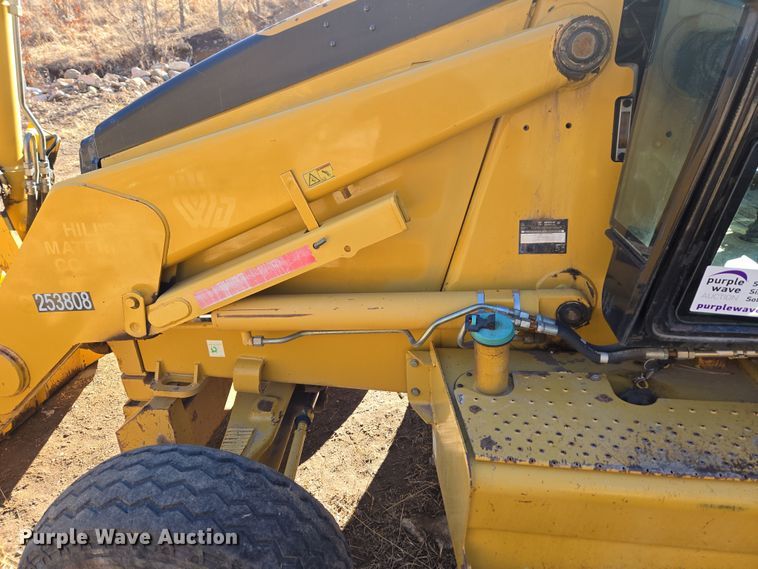 image for item DT7053 2004 Caterpillar 420D backhoe