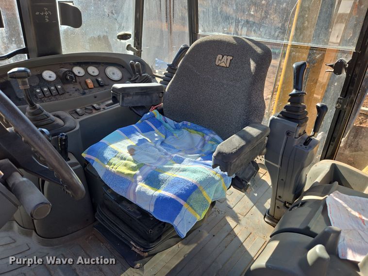 image for item DT7053 2004 Caterpillar 420D backhoe