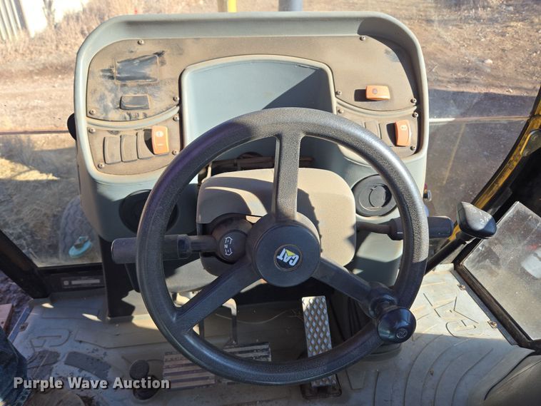 image for item DT7053 2004 Caterpillar 420D backhoe