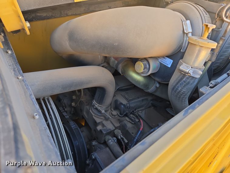 image for item DT7053 2004 Caterpillar 420D backhoe