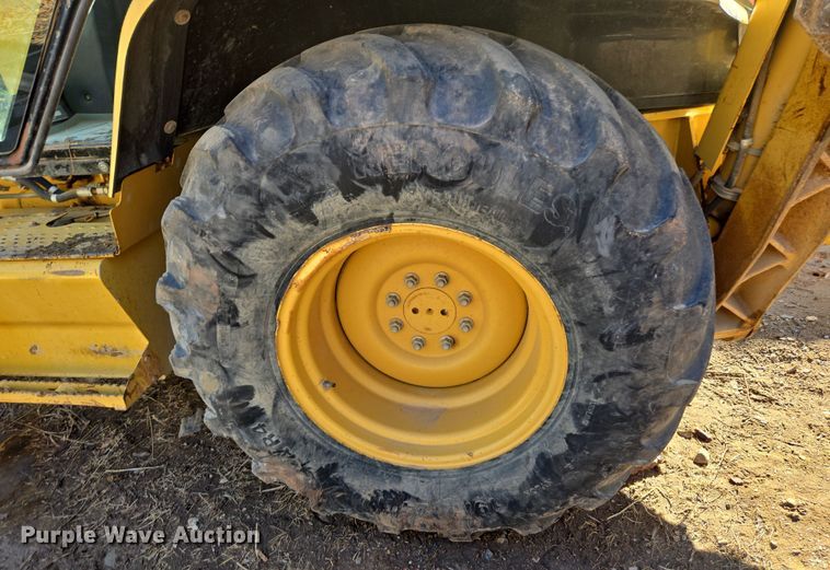 image for item DT7053 2004 Caterpillar 420D backhoe