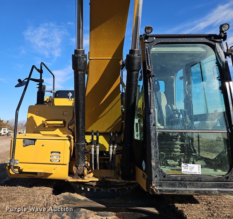 image for item DT7622 2016 Caterpillar 323FL excavator