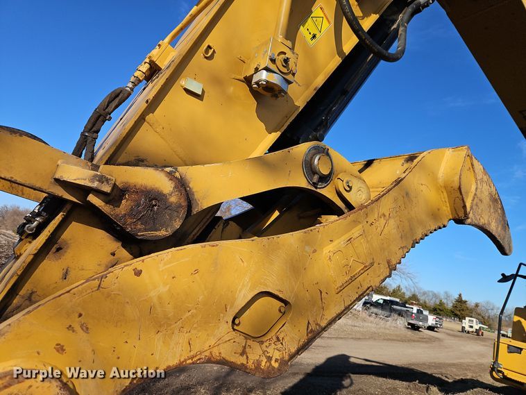 image for item DT7622 2016 Caterpillar 323FL excavator