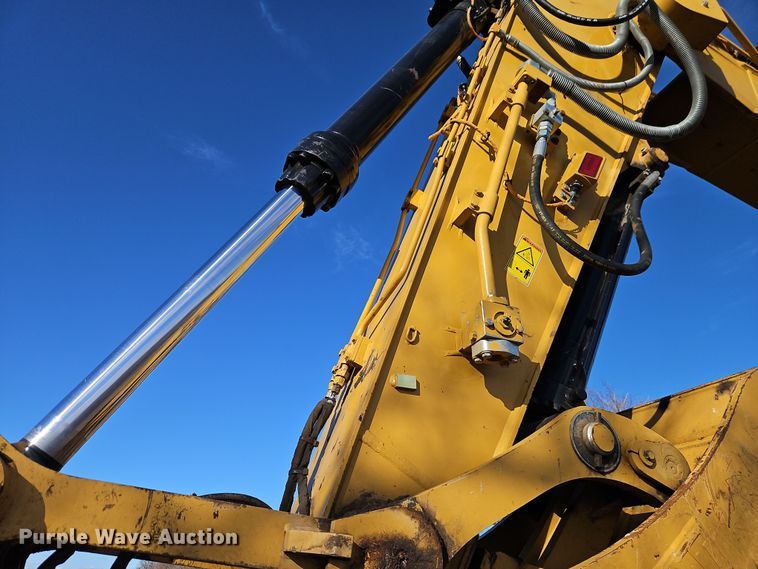 image for item DT7622 2016 Caterpillar 323FL excavator