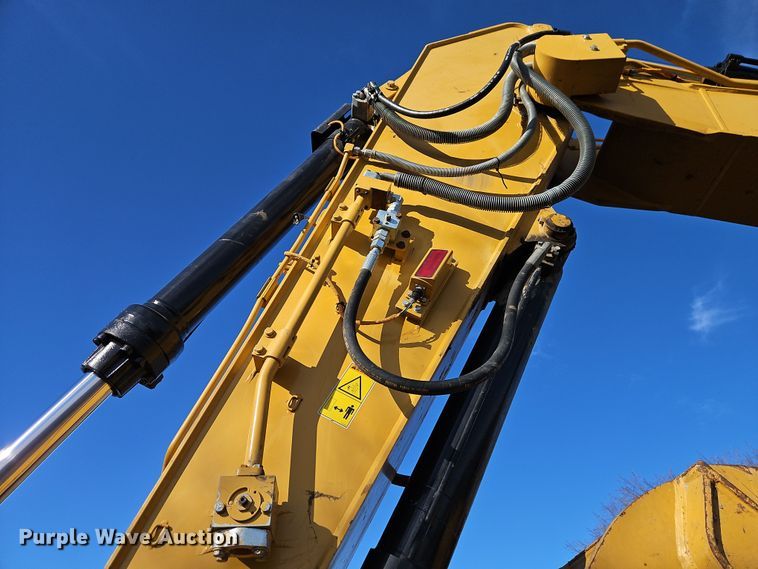 image for item DT7622 2016 Caterpillar 323FL excavator