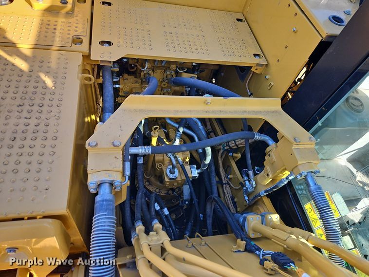 image for item DT7622 2016 Caterpillar 323FL excavator