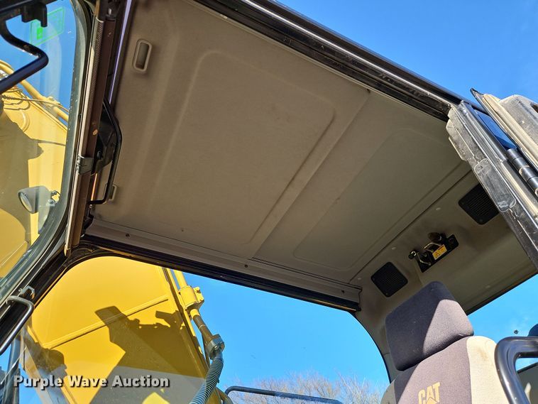 image for item DT7622 2016 Caterpillar 323FL excavator