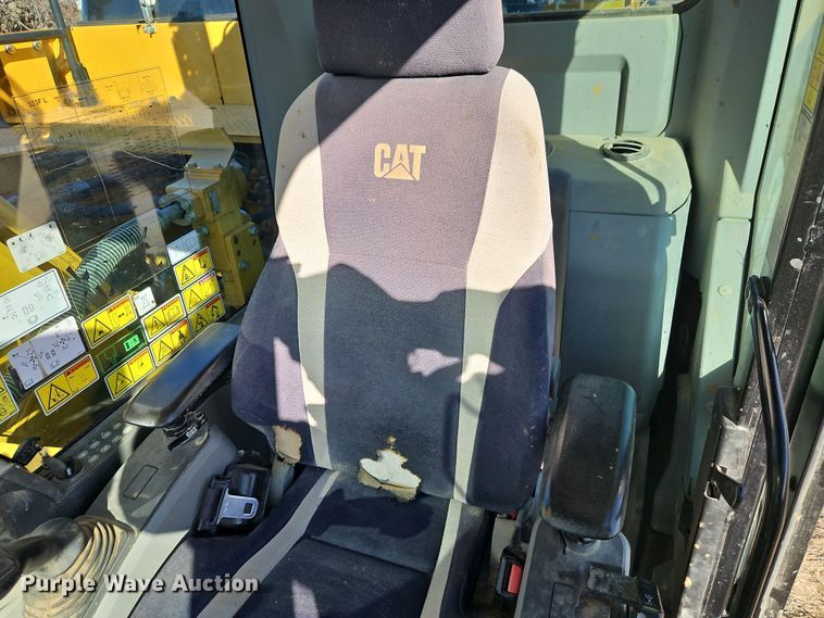 image for item DT7622 2016 Caterpillar 323FL excavator