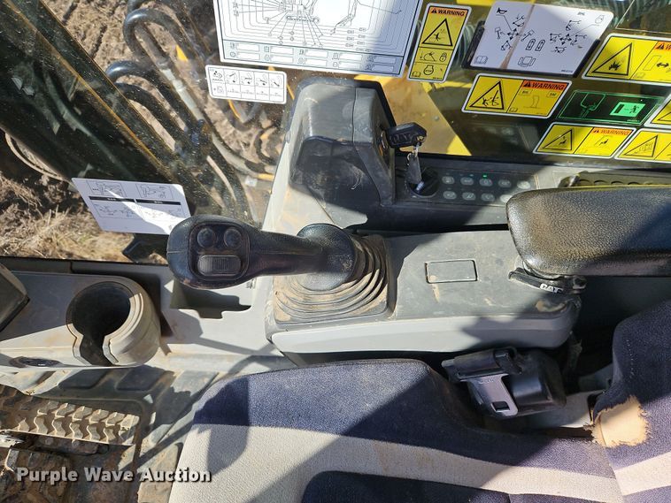 image for item DT7622 2016 Caterpillar 323FL excavator