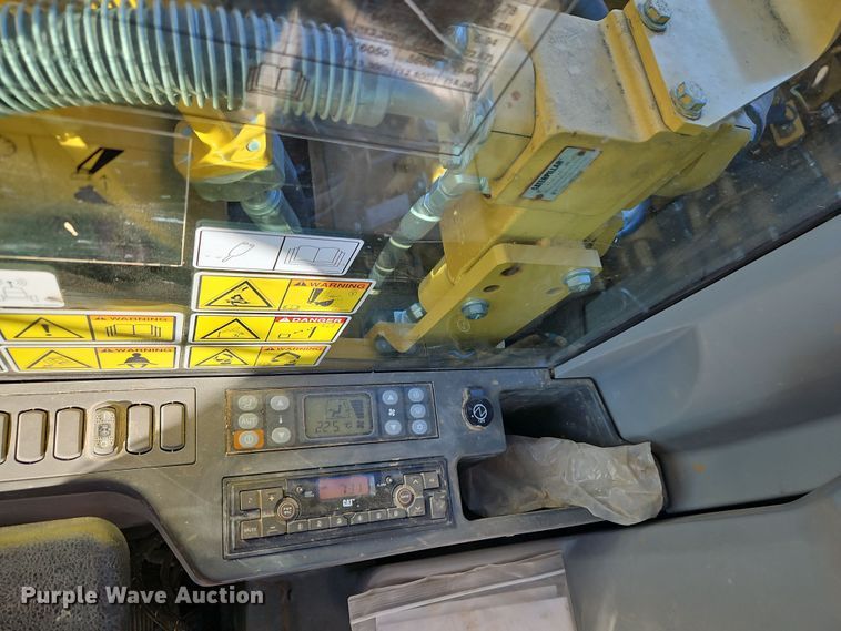 image for item DT7622 2016 Caterpillar 323FL excavator