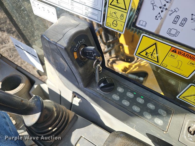 image for item DT7622 2016 Caterpillar 323FL excavator