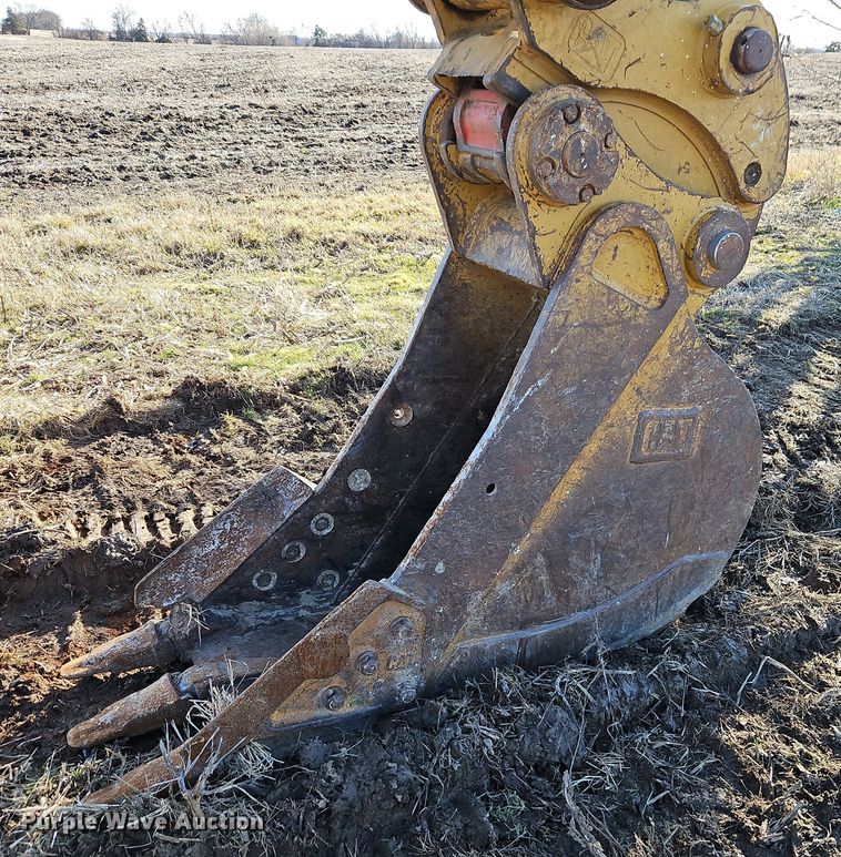 image for item DT7622 2016 Caterpillar 323FL excavator
