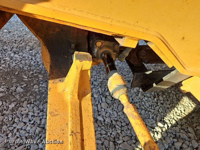 image for item DT7623 2000 Case 580L backhoe