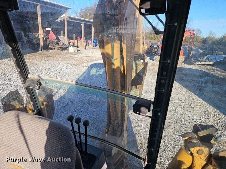 image for item DT7623 2000 Case 580L backhoe