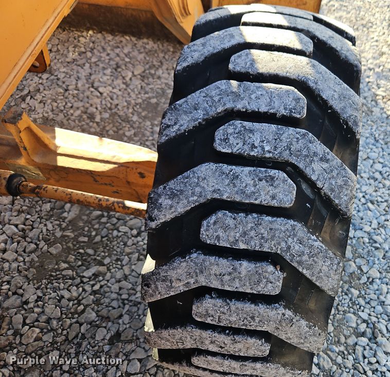 image for item DT7623 2000 Case 580L backhoe