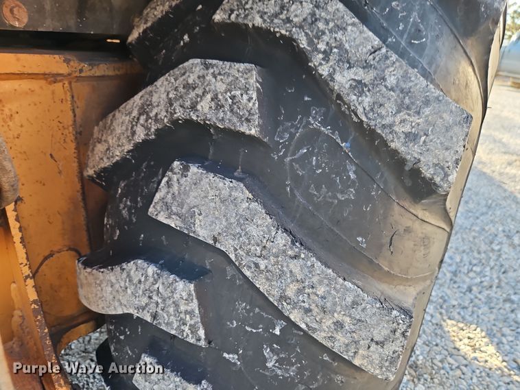 image for item DT7623 2000 Case 580L backhoe