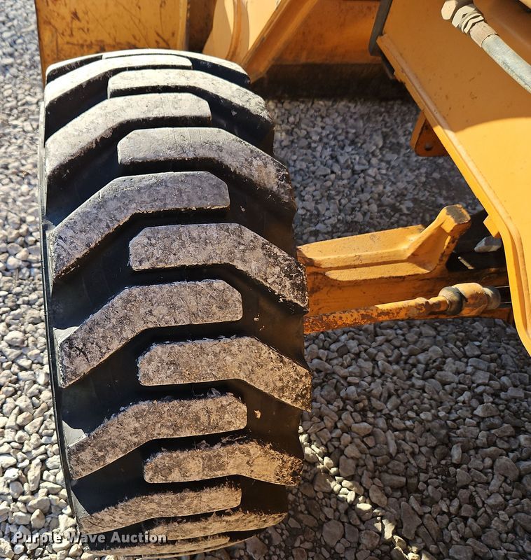 image for item DT7623 2000 Case 580L backhoe