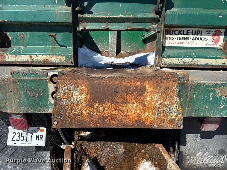 image for item DU3302 2002 Freightliner FL80 dump truck