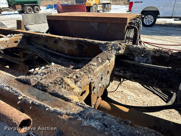 image for item DU3302 2002 Freightliner FL80 dump truck