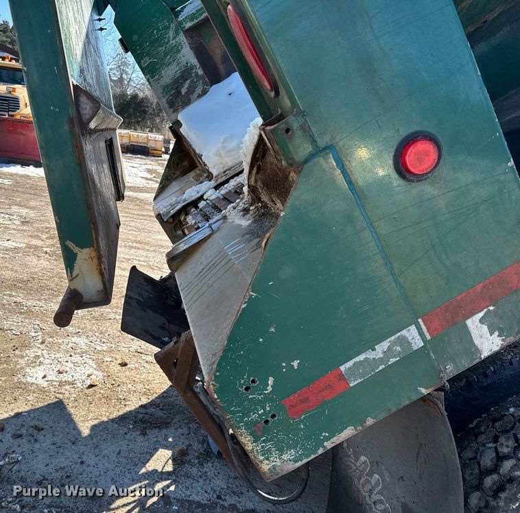 image for item DU3302 2002 Freightliner FL80 dump truck