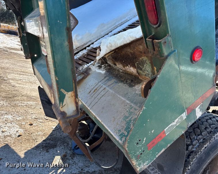 image for item DU3302 2002 Freightliner FL80 dump truck