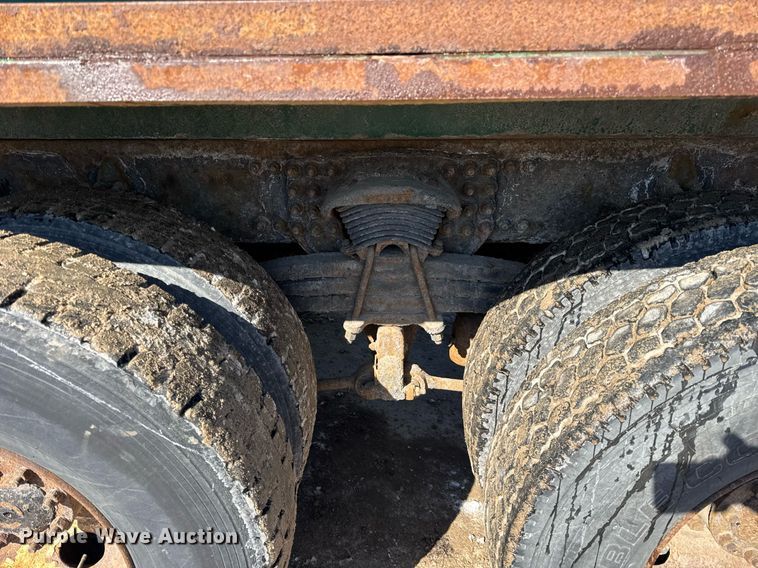 image for item DU3302 2002 Freightliner FL80 dump truck