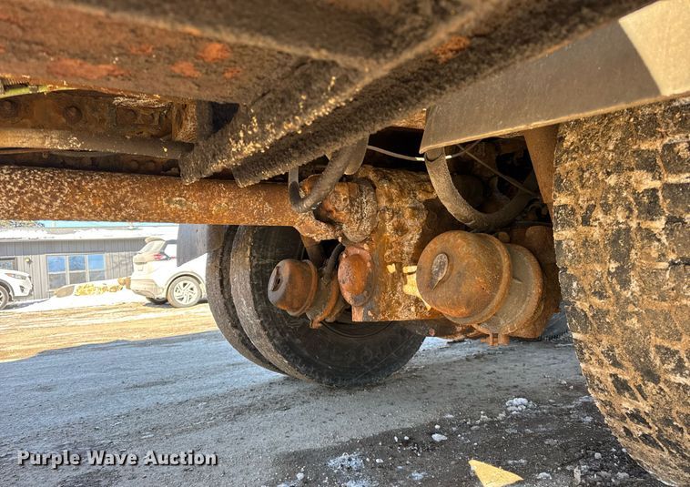 image for item DU3302 2002 Freightliner FL80 dump truck