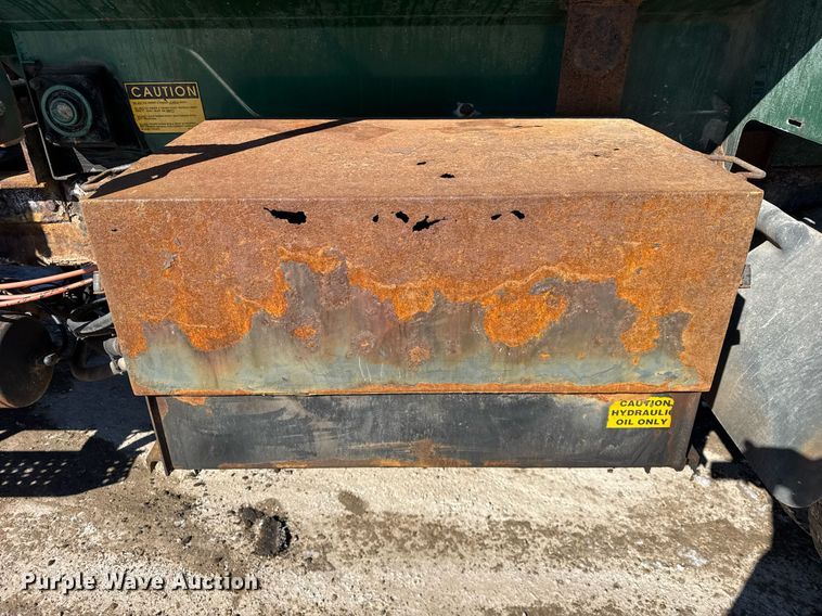 image for item DU3302 2002 Freightliner FL80 dump truck