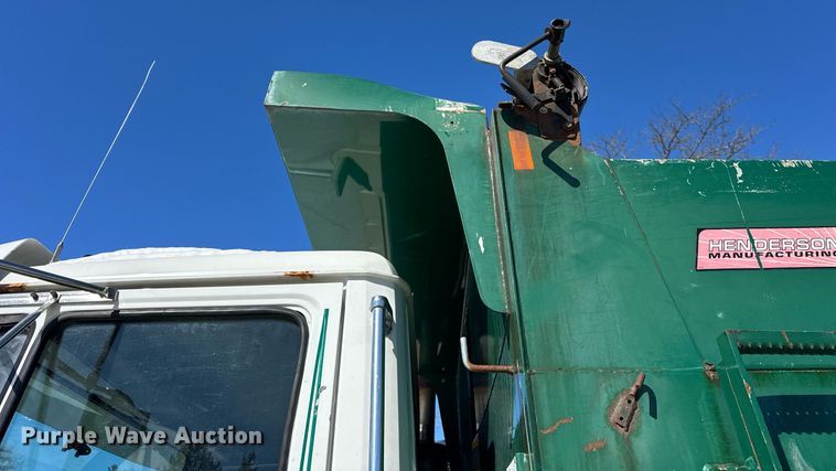 image for item DU3302 2002 Freightliner FL80 dump truck