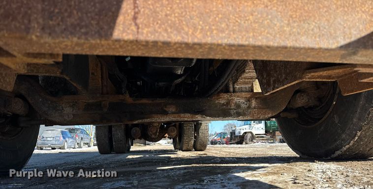 image for item DU3302 2002 Freightliner FL80 dump truck