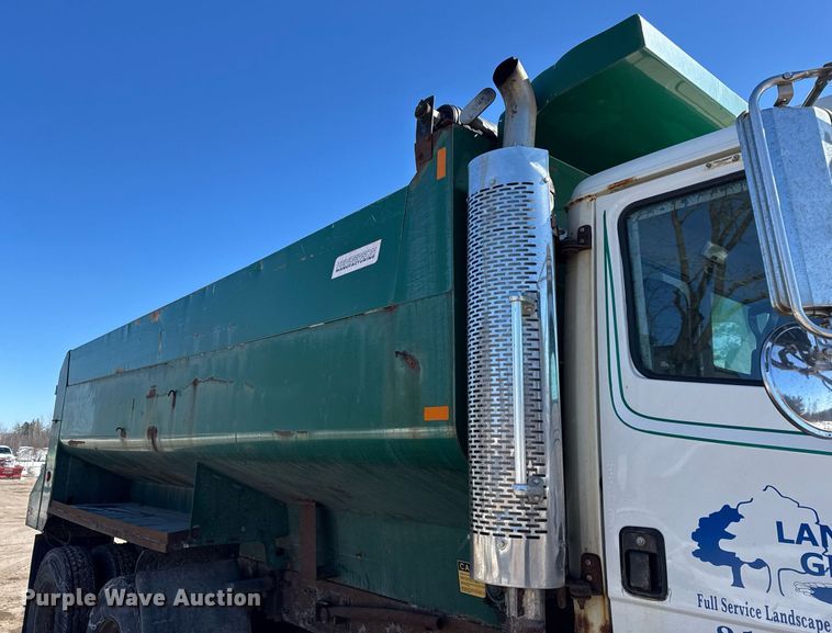 image for item DU3302 2002 Freightliner FL80 dump truck