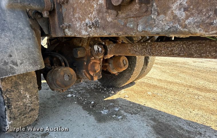 image for item DU3302 2002 Freightliner FL80 dump truck