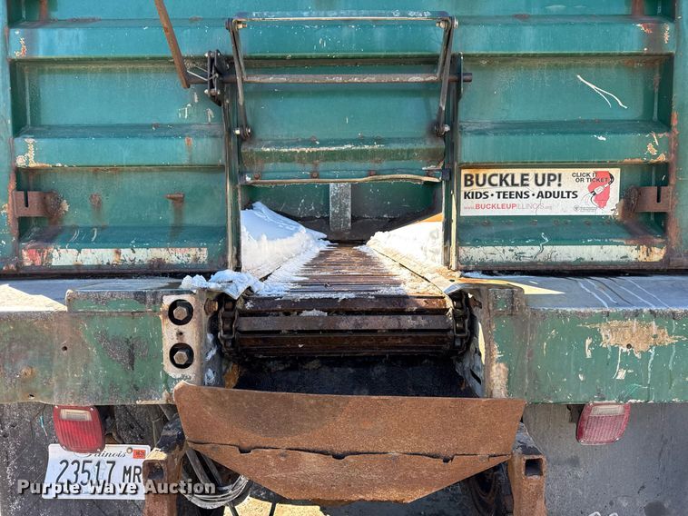 image for item DU3302 2002 Freightliner FL80 dump truck