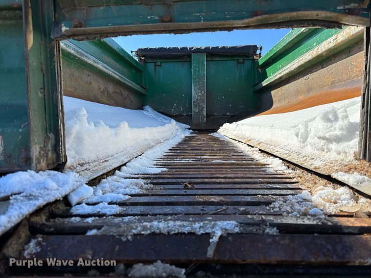 image for item DU3302 2002 Freightliner FL80 dump truck