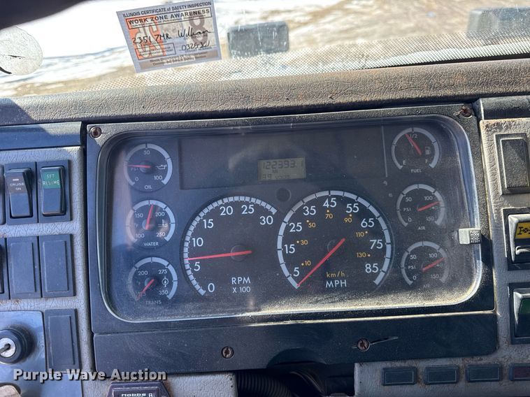 image for item DU3302 2002 Freightliner FL80 dump truck